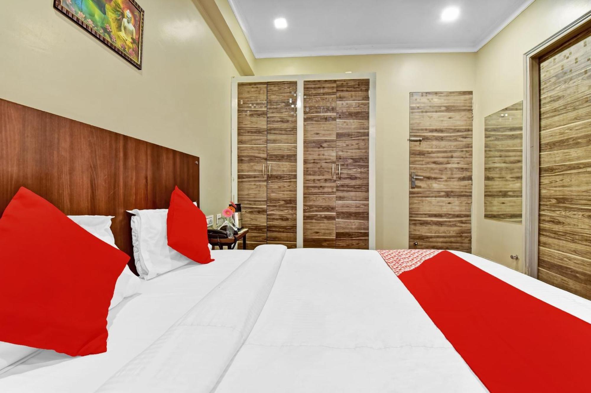 Hotel O Shiv Kalpana Джайпур Екстериор снимка
